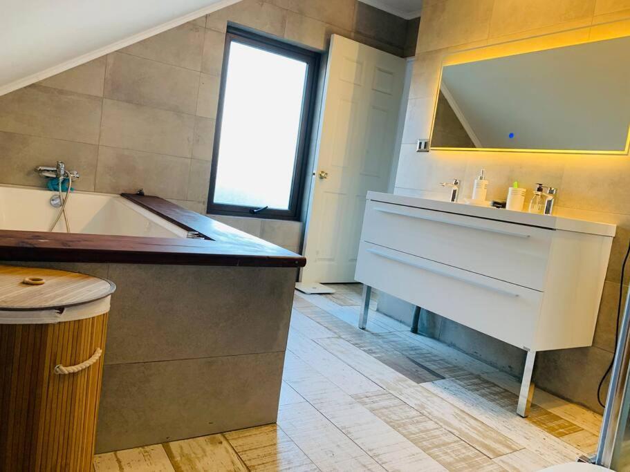 Acogedora Casa Con Tinaja Y Jacuzzi Y Rent A Car Villa Puerto Varas Ngoại thất bức ảnh